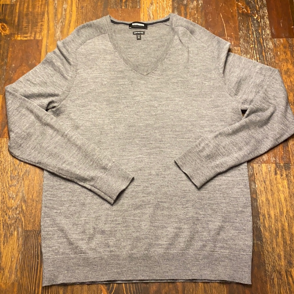 Men’s Express V-Neck Sweater